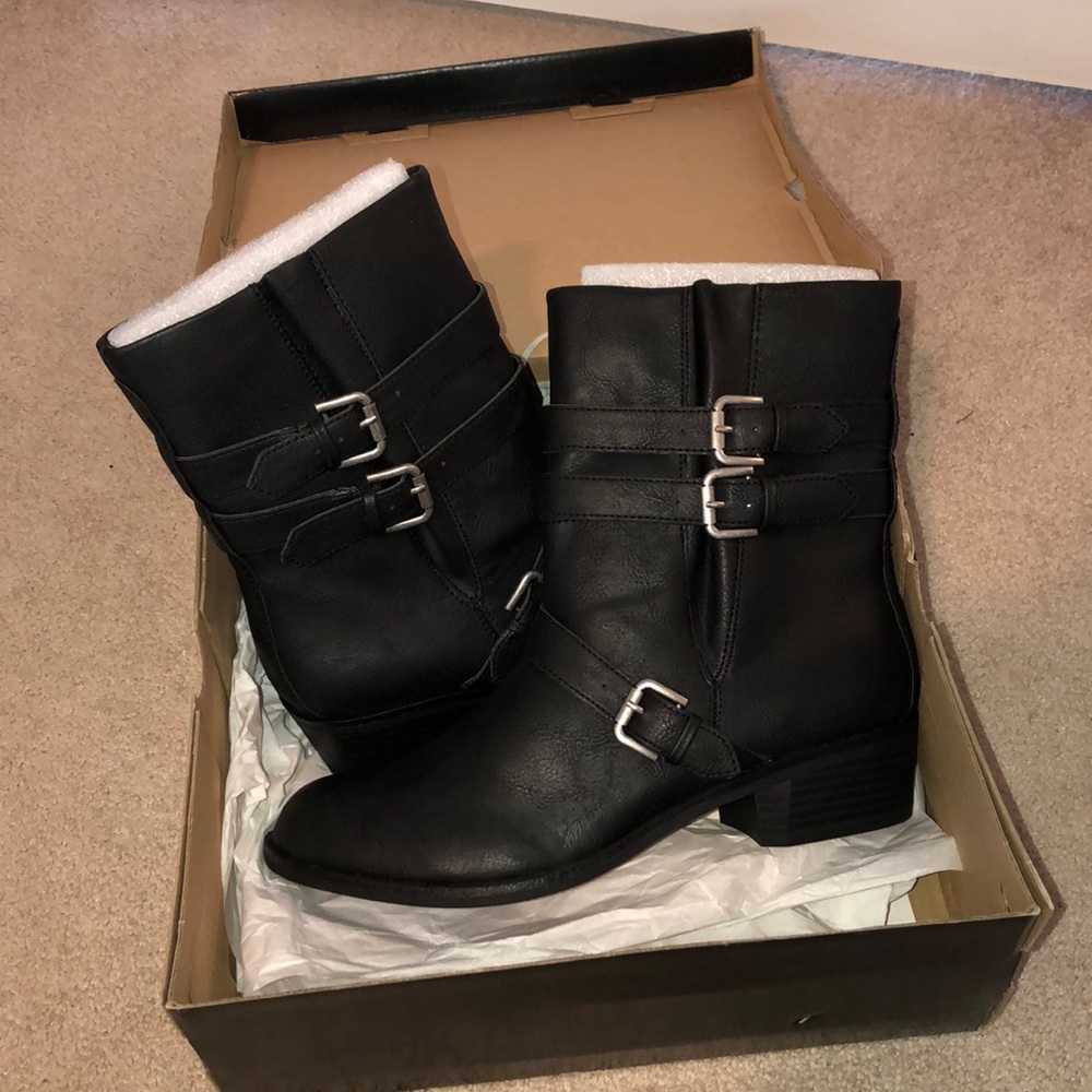 combat boots